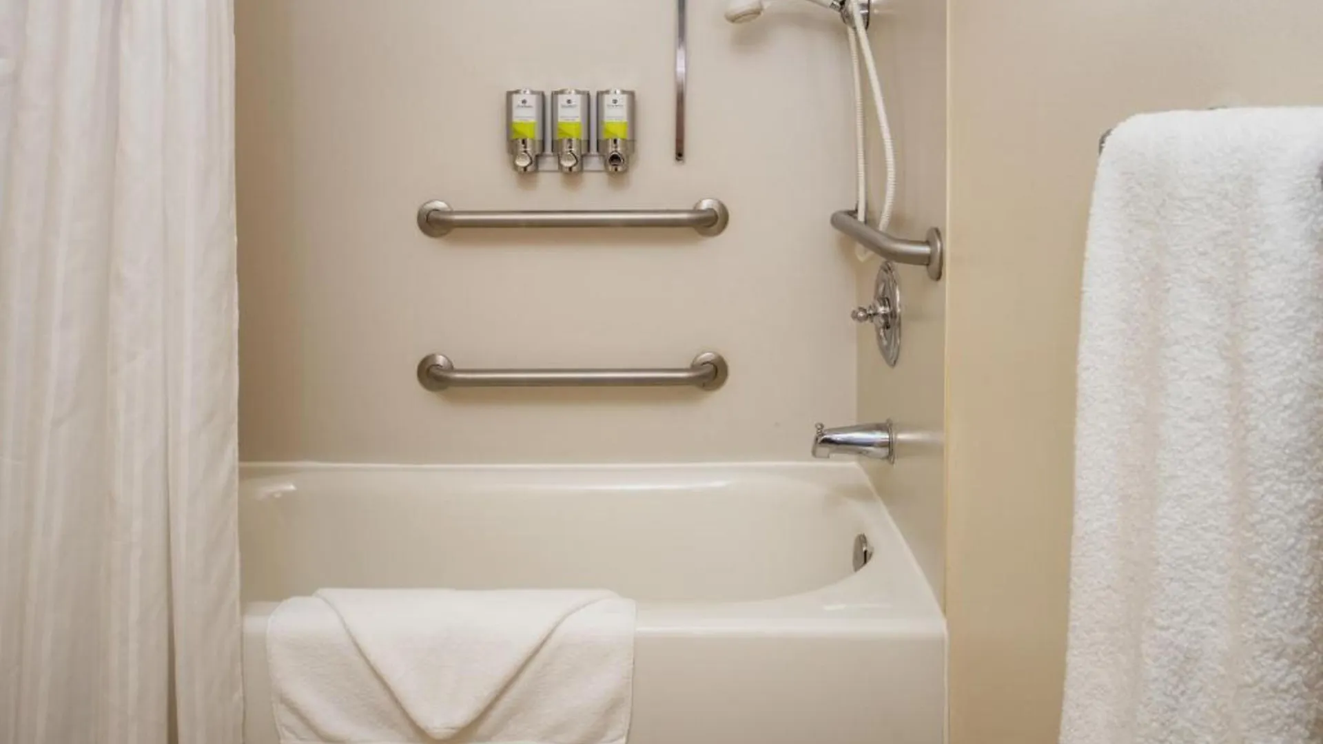 Hotel Staypineapple, Watertown Hotel, University District Seattle