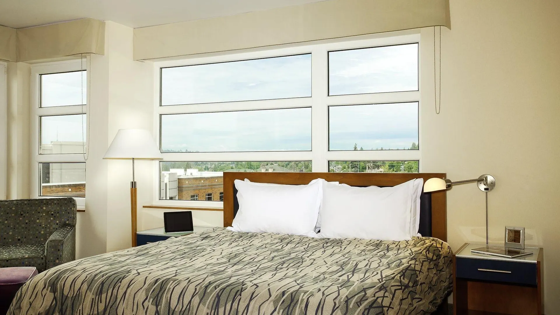 Hotel Staypineapple, Watertown Hotel, University District Seattle